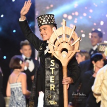 Teaniva Dinard, Mister Tahiti 2022, élu le samedi 1er octobre 2022 à la mairie de Papeete. Le moment fatidique a été immortalisé, lorsque le nom du vainqueur a été annoncé.. (Crédit photo : Kevin Manhen Photography) Teaniva Dinard, Mister Tahiti 2022, élu le samedi 1er octobre 2022 à la mairie de Papeete. Le moment fatidique a été immortalisé, lorsque le nom du vainqueur a été annoncé.. (Crédit photo : Kevin Manhen Photography)
