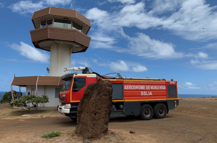 À Nuku Hiva, une antenne pour mieux voir le ciel À Nuku Hiva, une antenne pour mieux voir le ciel