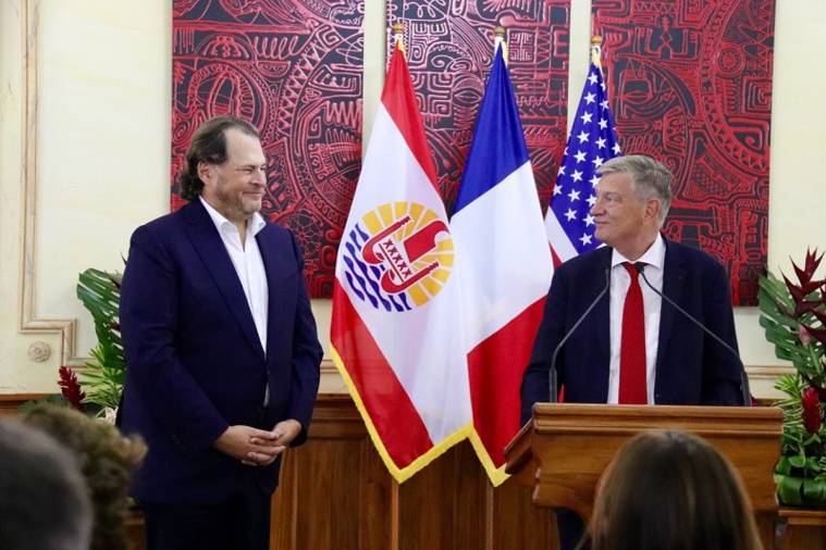 Le milliardaire américain, Marc Benioff, décoré de la Légion d'honneur Le milliardaire américain, Marc Benioff, décoré de la Légion d'honneur
