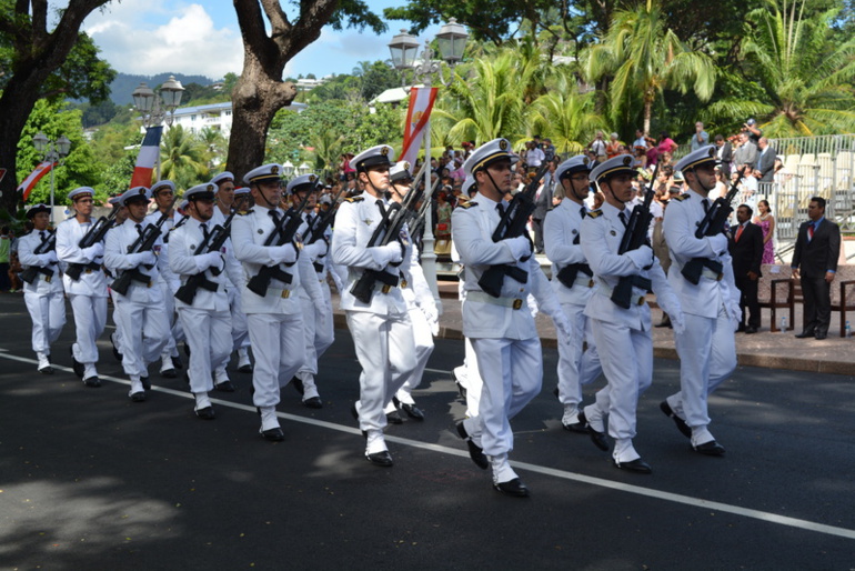 Défilé du 14-juillet : Le haut-commissaire rend hommage aux soldats polynésiens Défilé du 14-juillet : Le haut-commissaire rend hommage aux soldats polynésiens