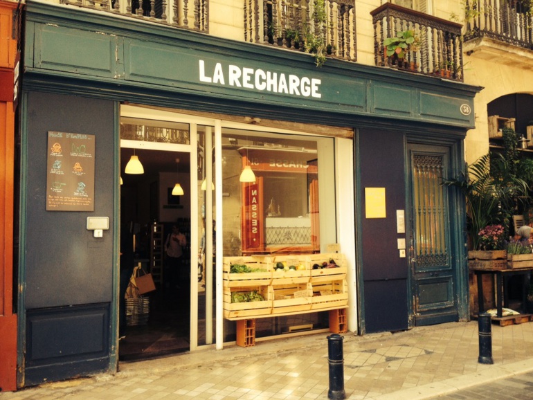 A Bordeaux, un concept inédit d'épicerie sans emballages jetables A Bordeaux, un concept inédit d'épicerie sans emballages jetables