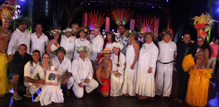 La consécration de Tahiti Ora, grand vainqueur du Heiva 2014 La consécration de Tahiti Ora, grand vainqueur du Heiva 2014