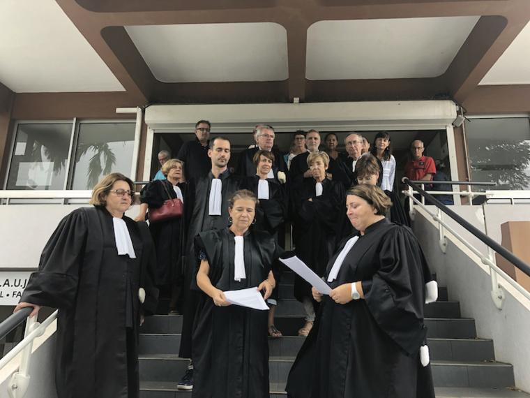 Hommage à une magistrate décédée en pleine audience à Nanterre Hommage à une magistrate décédée en pleine audience à Nanterre