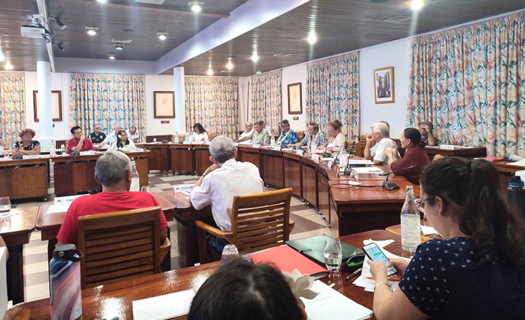 Les maires polynésiens souhaitent “plus de responsabilités sociales et économiques” Les maires polynésiens souhaitent “plus de responsabilités sociales et économiques”