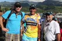 Va’a V1 – ‘Te Aito’ 2014 : Rete chavire, l’épaule de Steeve lâche et Kévin s’envole ! (Interviews + diaporama) Va’a V1 – ‘Te Aito’ 2014 : Rete chavire, l’épaule de Steeve lâche et Kévin s’envole ! (Interviews + diaporama)