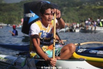 Va’a V1 – ‘Te Aito’ 2014 : Rete chavire, l’épaule de Steeve lâche et Kévin s’envole ! (Interviews + diaporama) Va’a V1 – ‘Te Aito’ 2014 : Rete chavire, l’épaule de Steeve lâche et Kévin s’envole ! (Interviews + diaporama)