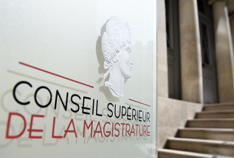 Un juge d'instruction de Papeete muté pour des "fautes disciplinaires" Un juge d'instruction de Papeete muté pour des "fautes disciplinaires"