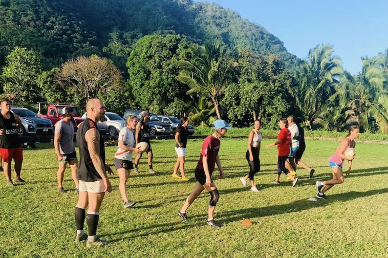 L'ovalie au féminin à Moorea L'ovalie au féminin à Moorea