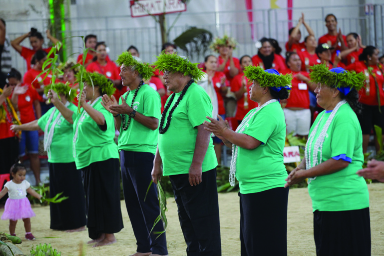 Une partie du conseil des sages, le To'ohitu, a fait le déplacement pour le festival. Ils étaient sur scène avec la délégation. Une partie du conseil des sages, le To'ohitu, a fait le déplacement pour le festival. Ils étaient sur scène avec la délégation.
