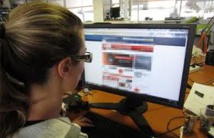 Surfer sur internet au travail, un plaisir estival à consommer avec modération Surfer sur internet au travail, un plaisir estival à consommer avec modération