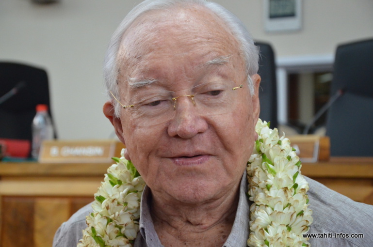 Gaston Flosse : "pour moi la vie et le travail continuent" Gaston Flosse : "pour moi la vie et le travail continuent"