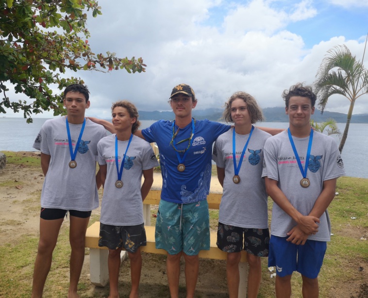 Nael Roux (au centre) a dominé la course chez les messieurs. Nael Roux (au centre) a dominé la course chez les messieurs.