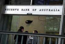 Australie: des usagers poursuivent leurs banques pour pénalités excessives