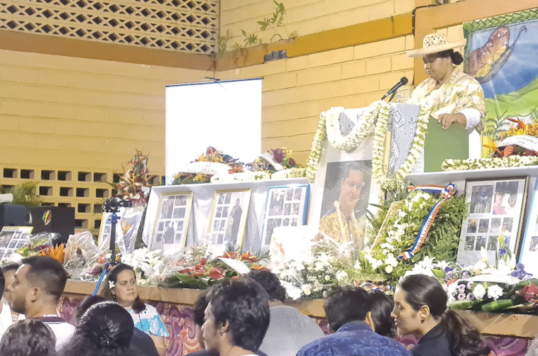 Dernier hommage à Mike Teuira à Papeno'o Dernier hommage à Mike Teuira à Papeno'o