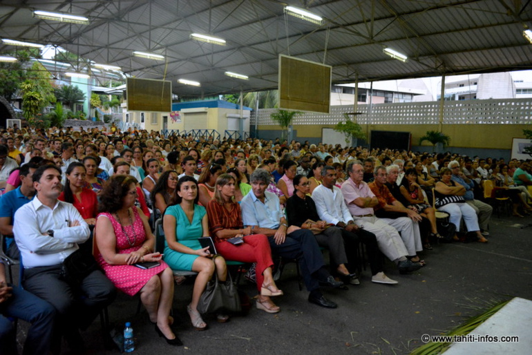 Près de 1000 parents et éducateurs étaient présents pour cette conférence d'un spécialiste reconnu.