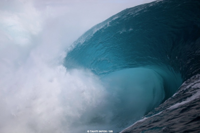 Billabong Pro Tahiti 2014 dans du ‘gros’ ! Gabriel Medina VS Michel Bourez : interviews croisées Billabong Pro Tahiti 2014 dans du ‘gros’ ! Gabriel Medina VS Michel Bourez : interviews croisées