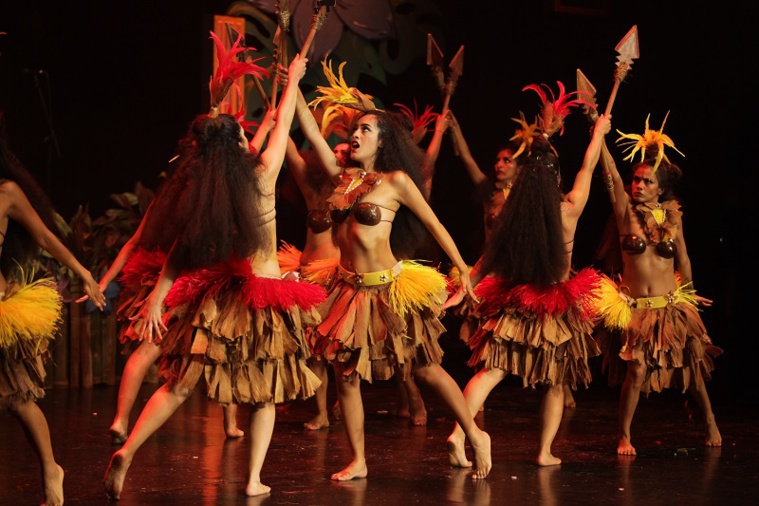 La troisième soirée clôt le Hura Tapairu manihini La troisième soirée clôt le Hura Tapairu manihini