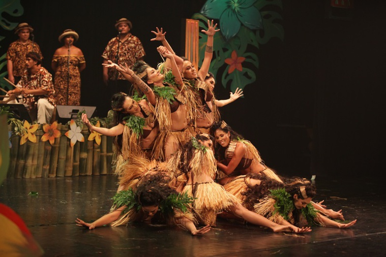 La troisième soirée clôt le Hura Tapairu manihini La troisième soirée clôt le Hura Tapairu manihini