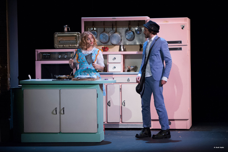 PIèce " Mangez-le si vous voulez !" - Photo : Gael Rebel PIèce " Mangez-le si vous voulez !" - Photo : Gael Rebel