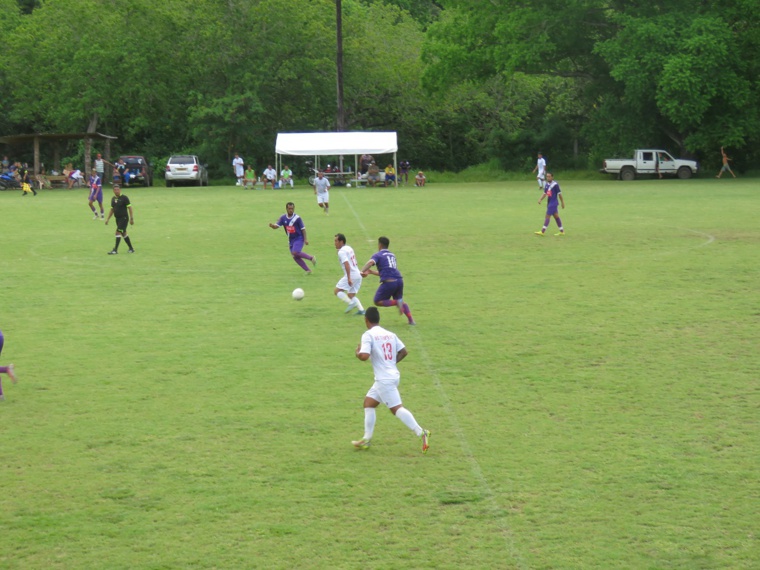 Les blancs de Tohiea ont été plus efficaces dans le dernier geste, samedi, face à Tiare Hinano. Les blancs de Tohiea ont été plus efficaces dans le dernier geste, samedi, face à Tiare Hinano.
