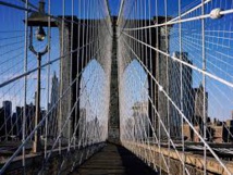 New York : un touriste russe arrêté pour avoir grimpé en haut du pont de Brooklyn New York : un touriste russe arrêté pour avoir grimpé en haut du pont de Brooklyn