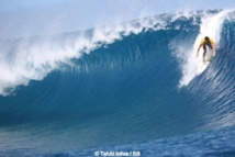Gabriel Medina vainqueur de la Billabong Pro Tahiti 2014 devant Kelly Slater Gabriel Medina vainqueur de la Billabong Pro Tahiti 2014 devant Kelly Slater