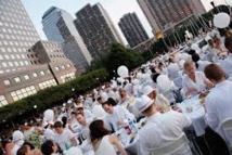 A New York, 4.800 personnes pour la 4e édition du "dîner en blanc"