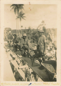 Ouvriers du phosphate à Makatea. (Fonds Maeva Colombani, source Les Tahitiens dans les guerres d'Indochine et de Corée, J.-Ch. Shigetomi. Ouvriers du phosphate à Makatea. (Fonds Maeva Colombani, source Les Tahitiens dans les guerres d'Indochine et de Corée, J.-Ch. Shigetomi.