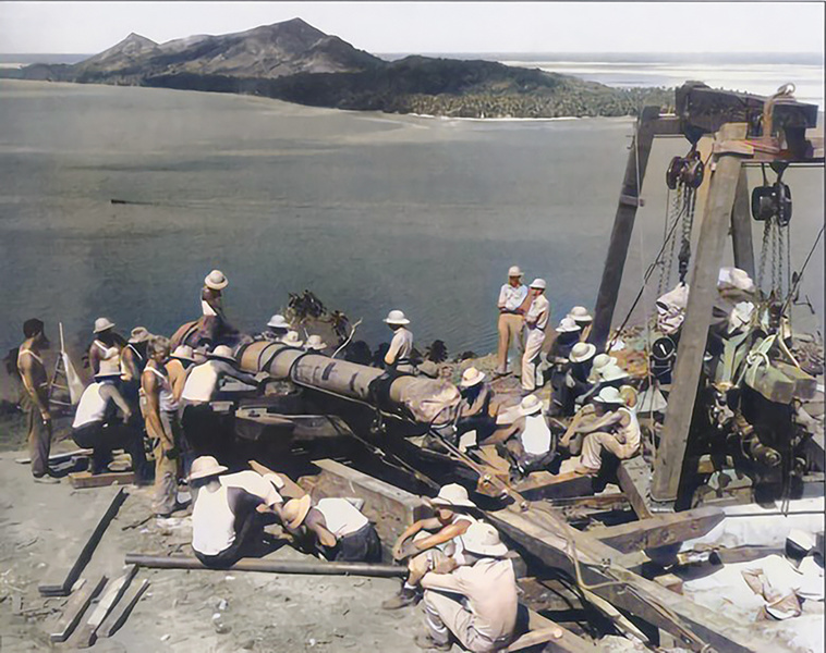 Les canons de Bora Bora. (Source : Bobcats : Lesd Américains à Bora Bora, Jean-Christophe Shigetomi). Les canons de Bora Bora. (Source : Bobcats : Lesd Américains à Bora Bora, Jean-Christophe Shigetomi).