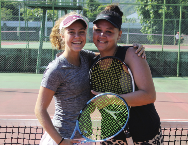 Vaiani Dusserre Valleaux (à gauche) et Leilanie Brothers ont remporté la première finale des Interclubs 2022/2023.