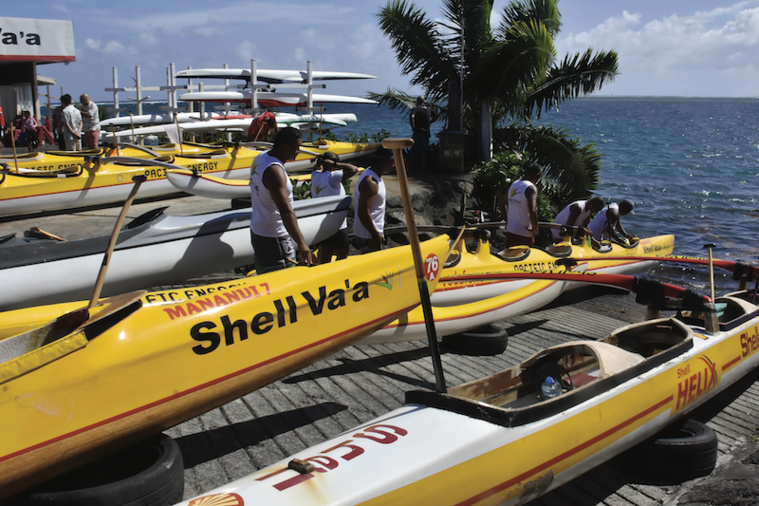 Les vieux bolides de Shell Va'a étaient de sortie Les vieux bolides de Shell Va'a étaient de sortie