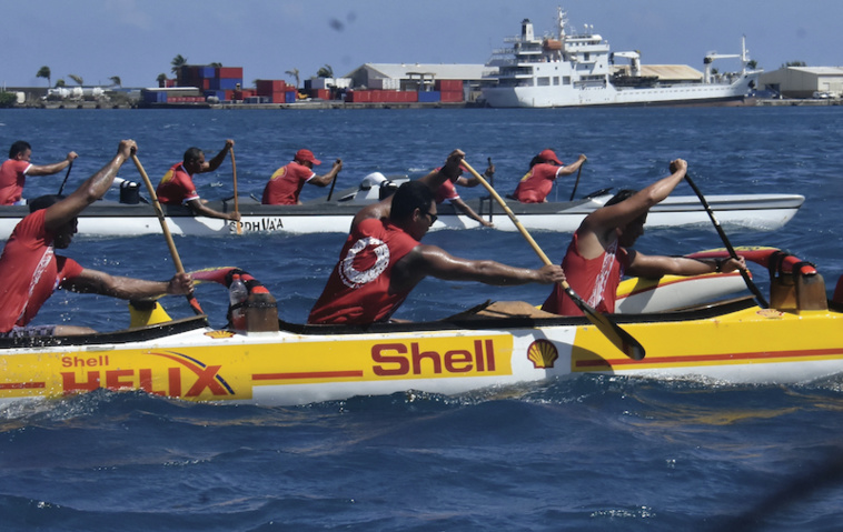 Les vieux bolides de Shell Va'a étaient de sortie Les vieux bolides de Shell Va'a étaient de sortie
