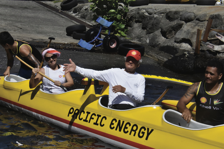 Les vieux bolides de Shell Va'a étaient de sortie Les vieux bolides de Shell Va'a étaient de sortie
