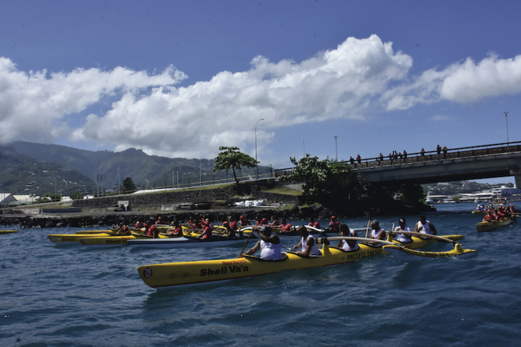 Les vieux bolides de Shell Va'a étaient de sortie Les vieux bolides de Shell Va'a étaient de sortie