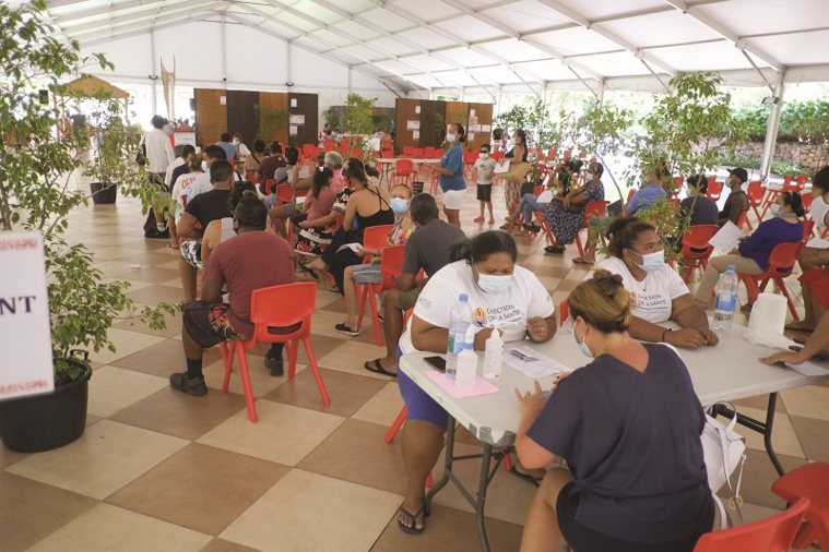 Le Covid repart à la hausse, les vaccinations aussi Le Covid repart à la hausse, les vaccinations aussi