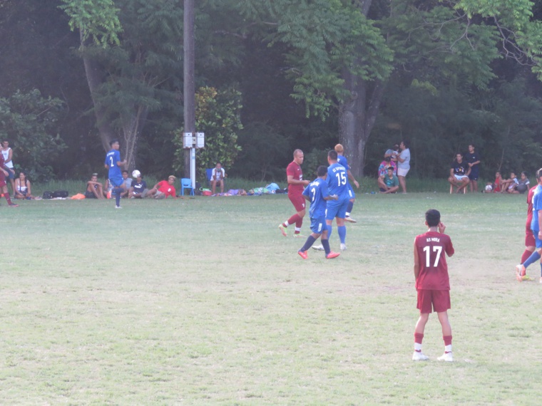 Grâce à un double arrêt de son gardien en fin de match, Mira (en rouge) a conservé un bel avantage face à Tapuhute en vue du match retour.