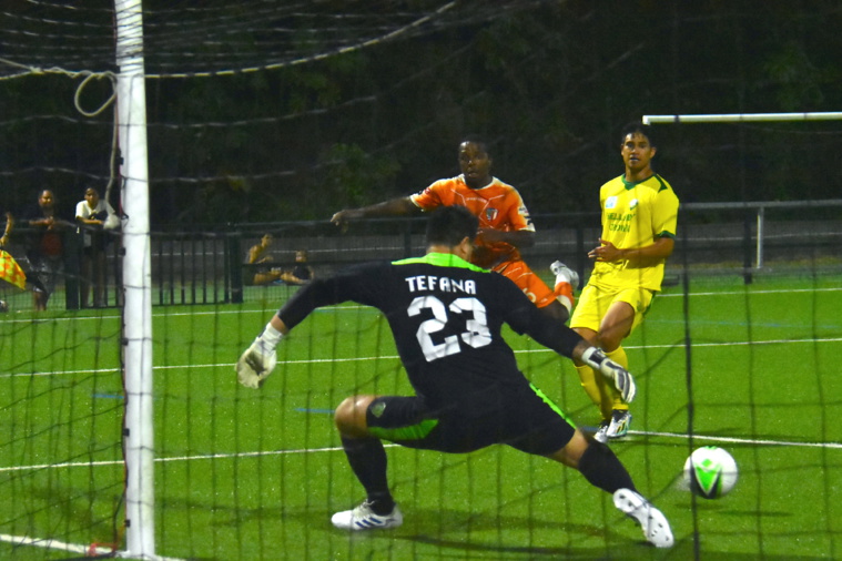 Après leur défaite face à Dragon lors de la 6e journée, Pirae s'est relancé, vendredi, en dominant Tefana sur sa pelouse de Puurai. Après leur défaite face à Dragon lors de la 6e journée, Pirae s'est relancé, vendredi, en dominant Tefana sur sa pelouse de Puurai.