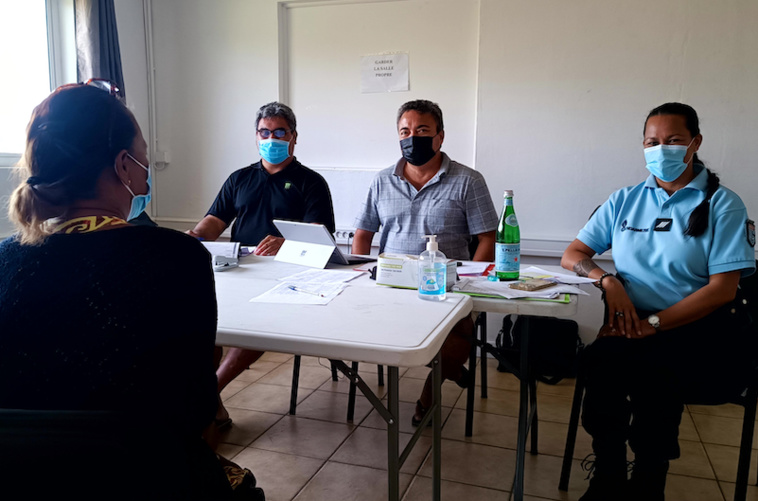 Les transporteurs mettent leurs papiers en règle à Rangiroa Les transporteurs mettent leurs papiers en règle à Rangiroa