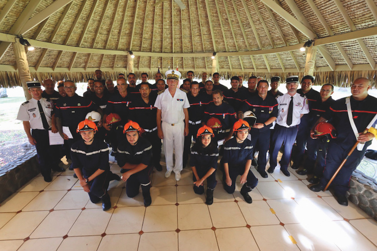 Pour la Sainte-Barbe, l’État rend hommage aux pompiers polynésiens Pour la Sainte-Barbe, l’État rend hommage aux pompiers polynésiens