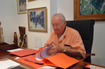 Le parcours de Gaston Flosse, le "Vieux lion" frappé d'inéligibilité Le parcours de Gaston Flosse, le "Vieux lion" frappé d'inéligibilité