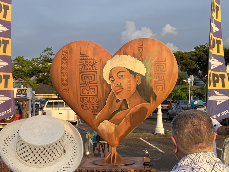 Le coeur peint par les artistes Madi et Ravage. Le coeur peint par les artistes Madi et Ravage.