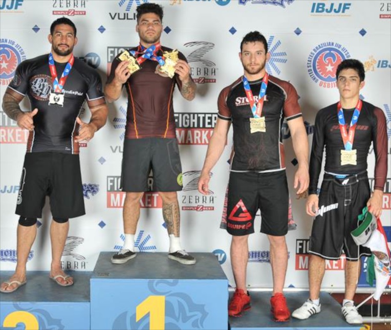 Jiu Jitsu Brésilien - Championnat US : Dany Gérard se blesse en Californie mais ramène encore trois médailles ! Jiu Jitsu Brésilien - Championnat US : Dany Gérard se blesse en Californie mais ramène encore trois médailles !
