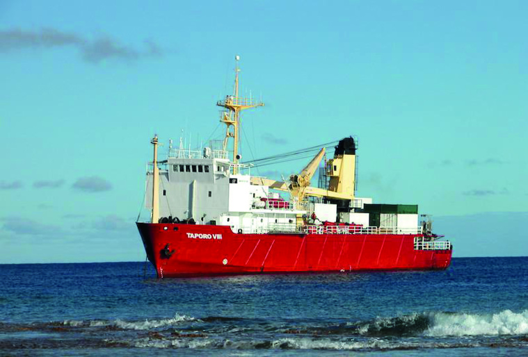 Saisie de langoustes et cigales de mer à bord du Taporo VIII Saisie de langoustes et cigales de mer à bord du Taporo VIII
