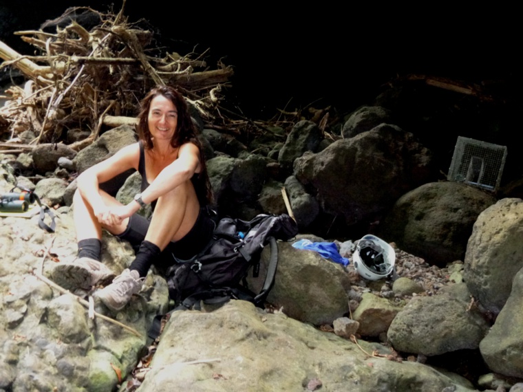 Caroline Blanvillain travaille depuis vingt ans en Polynésie. Elle a mis à profit son expérience de terrain et ses observations pour rédiger le guide des oiseaux de Polynésie.