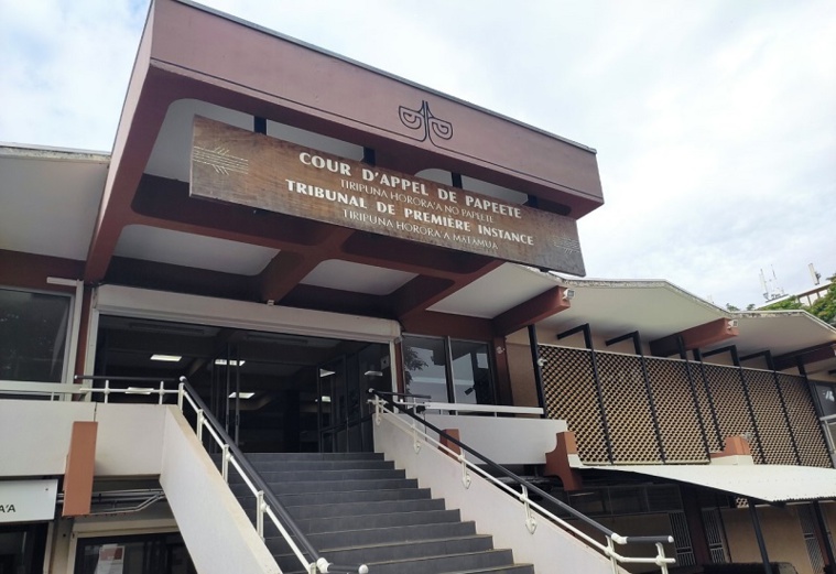 Poursuivi pour séquestration, il est placé sous contrôle judiciaire 2 mois avant son procès Poursuivi pour séquestration, il est placé sous contrôle judiciaire 2 mois avant son procès