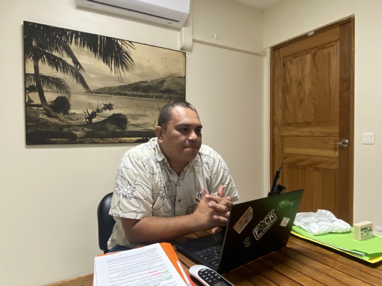Karl Anihia, président adjoint du syndicat du chanvre et collaborateur auprès de Nicole Sanquer à l’assemblée de Polynésie française sur “Pour le Cannabis”.