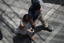 Tollé sur la toile après l'agression filmée d'une jeune fille à Nancy Tollé sur la toile après l'agression filmée d'une jeune fille à Nancy