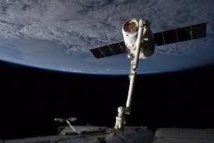 USA: La capsule non habitée Dragon de SpaceX réussit son rendez-vous avec l'ISS USA: La capsule non habitée Dragon de SpaceX réussit son rendez-vous avec l'ISS