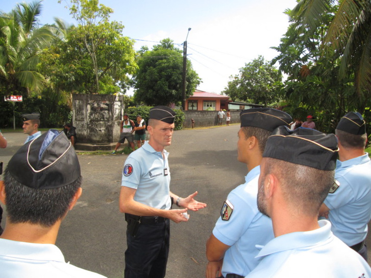 Les services de la gendarmerie et de la police réunis pour tenter de comprendre ce qui s’est passé. Les services de la gendarmerie et de la police réunis pour tenter de comprendre ce qui s’est passé.