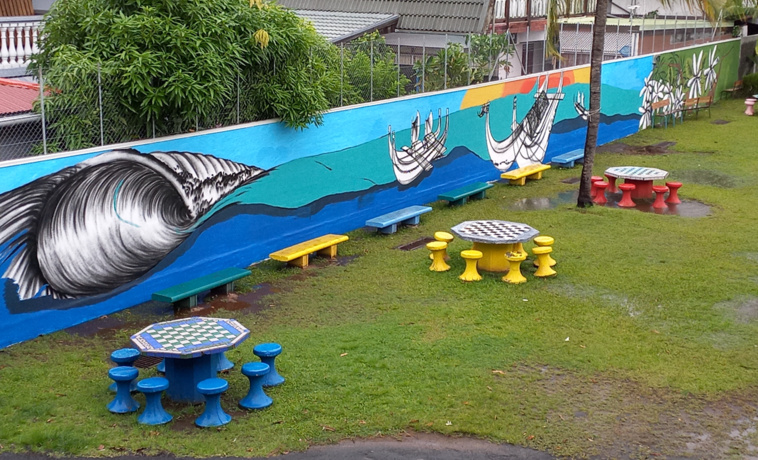 Une fresque géante par des petits artistes Une fresque géante par des petits artistes